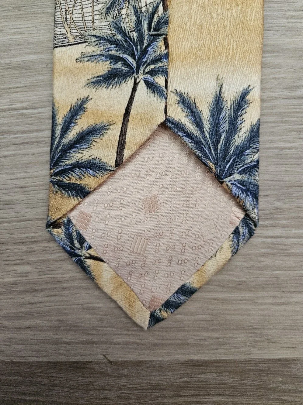 Tropical Americana Vintage 100% Silk Palm Tree Yellow Blue Neck Tie
